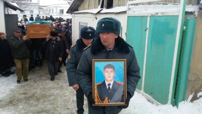 В ЮКО похоронили погибшего под лавиной сержанта