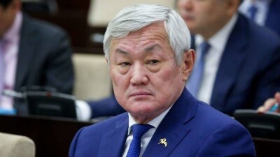 Сапарбаев недоволен исполнением программы "Енбек": Деньги есть, а результата нет