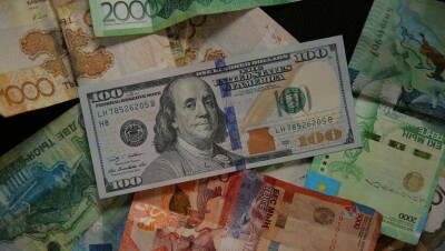 В Народном банке прокомментировали колебание курса тенге