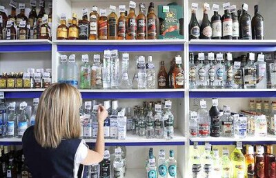 Россию обвиняют в негласном запрете алкогольной продукции из Казахстана
