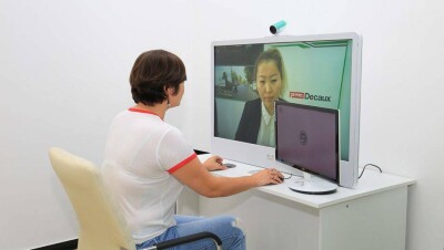 В Алматы и Астане госуслуги теперь можно получить по видеозвонку