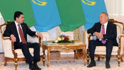 Назарбаев предложил Бердымухамедову организовать встречу по спасению Арала