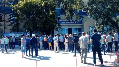 В Экибастузе рабочим вагоностроительной компании не на что купить хлеб