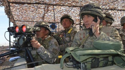 Министр обороны РК проверил ход оперативно-стратегических учений “Каратау-2017”