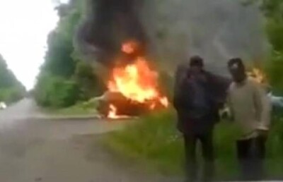 Две машины столкнулись и сгорели на трассе в ВКО