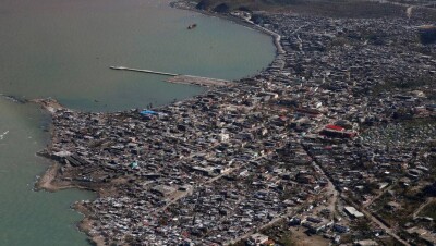 Число жертв урагана "Мэтью" на Гаити достигло 877 человек 