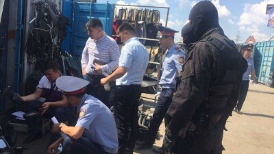 Более 250 бывших в употреблении деталей изъяли на авторынках полицейские Астаны