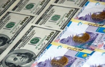 Доллар на утренней сессии KASE торговался по 245 тенге