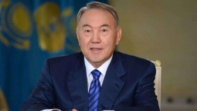 Назарбаев поздравил казахстанцев с Днём благодарности
