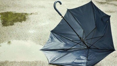 В трёх регионах объявили штормовое предупреждение из-за шквального ветра