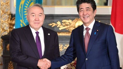 Нурсултан Назарбаев встретился с премьер-министром Японии Синдзо Абэ в Токио