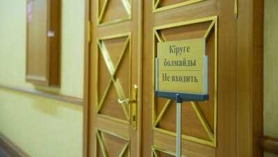 Мухтар, ты не прав! Как коллеги-депутаты проводили Тиникеева из палаты