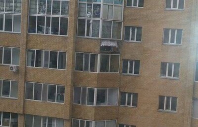 В обрушении балкона в многоэтажке Астаны обвинили застройщика