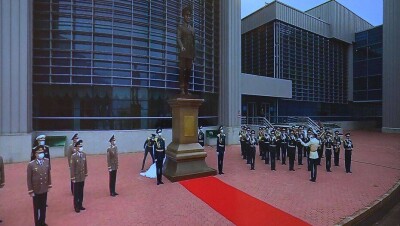 Монумент Нурсултану Назарбаеву открыли в столице