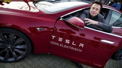 Из-за убытков Tesla Элон Маск обеднел на 800 миллионов долларов 
