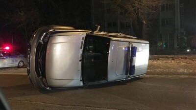 Пьяный житель ВКО после аварии угнал и перевернул полицейский УАЗ