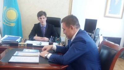Аким Караганды уступил своё кресло студенту колледжа