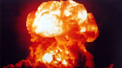 Китай испытал свою версию "матери всех бомб"