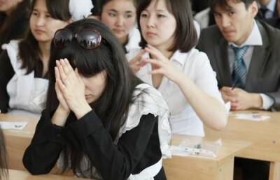 Из-за страха перед ЕНТ талантливые выпускники уезжают из страны - НПО 