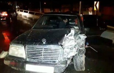 В Алматы в машину сразу после аварии врезался Mercedes