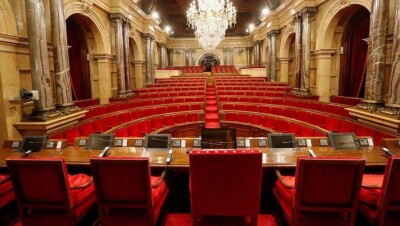 Премьер-министр Испании распустил парламент Каталонии
