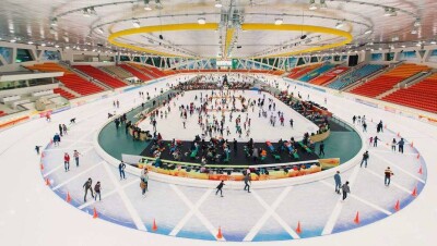 Сезон массовых катаний на льду открыли в Астане