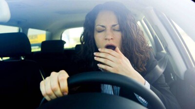 Каждый 15-й водитель в Алматы хоть однажды засыпал за рулём – страховщики