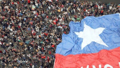Полицейские Чили применили слезоточивый газ и водомёты против демонстрантов 