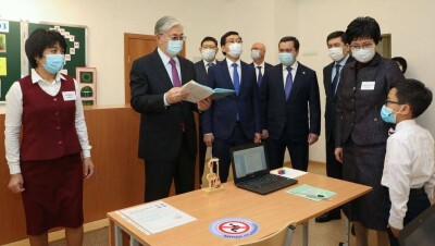 Касым-Жомарт Токаев посетил школу-гимназию, которой присвоят имя Абая
