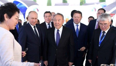 Назарбаев и Путин посетили туристическую выставку в Петропавловске