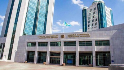 Парламент принял закон о переходе на выборы в маслихаты по пропорциональной системе
