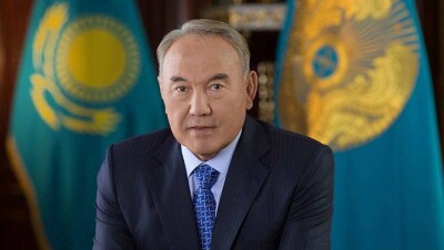 Нурсултан Назарбаев поздравил казахстанцев с Днём Конституции