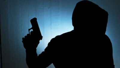 Вооружённые игрушечным пистолетом грабители попали на видео в Актау