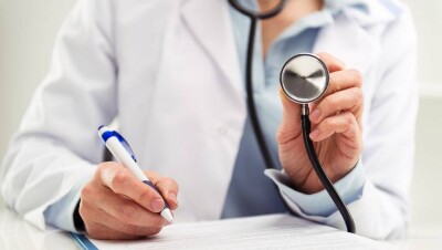 Кто и когда в Казахстане получит обязательную медстраховку