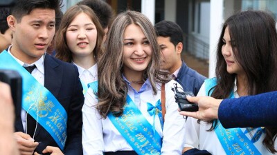 В МОН РК разъяснили информацию о продлении учебного года для выпускников
