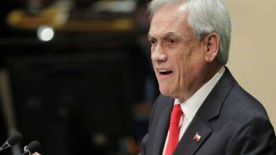 Президент Чили призвал правительство уйти в отставку на фоне протестов