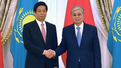 Токаев и Ли Чжаньшу обсудили перспективы развития казахстанско-китайского сотрудничества