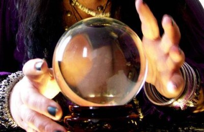 Уральские полицейские ищут мошенницу-гадалку