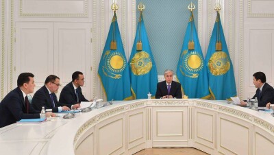 Токаев обсудил вопросы социально-экономического развития с руководством своей Администрации