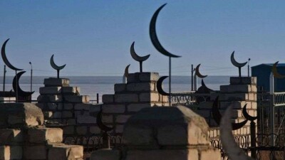 ДУМК призвал сократить количество людей, участвующих в церемониях погребения, до 10