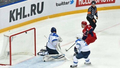 "Барыс" потерпел сокрушительное поражение от "Локомотива" в КХЛ