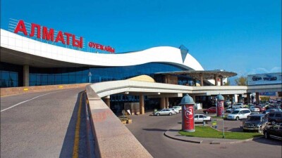 Аэропорт Алматы снова временно не принимал рейсы