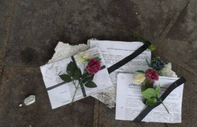 Трусы и гроб принесли на встречу с банкирами алматинские ипотечники 