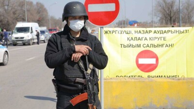 Автомобили алматинцев, проехавших через блокпосты на той, отправили на штрафстоянку 