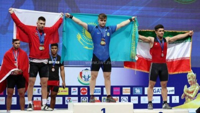 Казахстанские тяжелоатлеты завоевали лицензии на юношескую Олимпиаду-2018