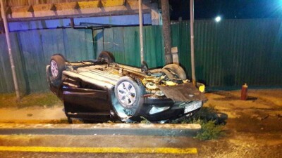 Уснувший за рулём водитель влетел в забор частного дома в Алматы