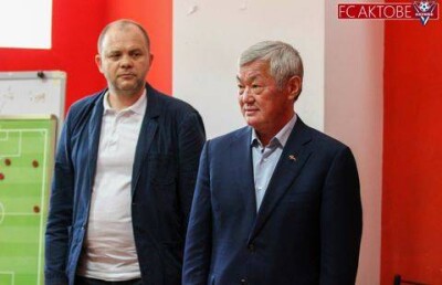 Сапарбаев - футболистам "Актобе": Я смотрю, кто как бегает, кто как стоит