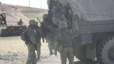 Все условия для педикулёза создали в воинской части в Алматинской области