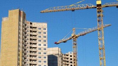 Акиматы Астаны и Алматы получили право на новый транш для строительства жилья