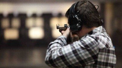 В Актау за стрельбу по детям мужчина получил пять суток лишения свободы